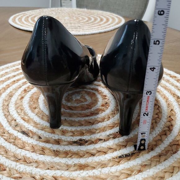 Life Stride patent leather pumps. Black Patent Leather SIZE 10 - Picture 6 of 8